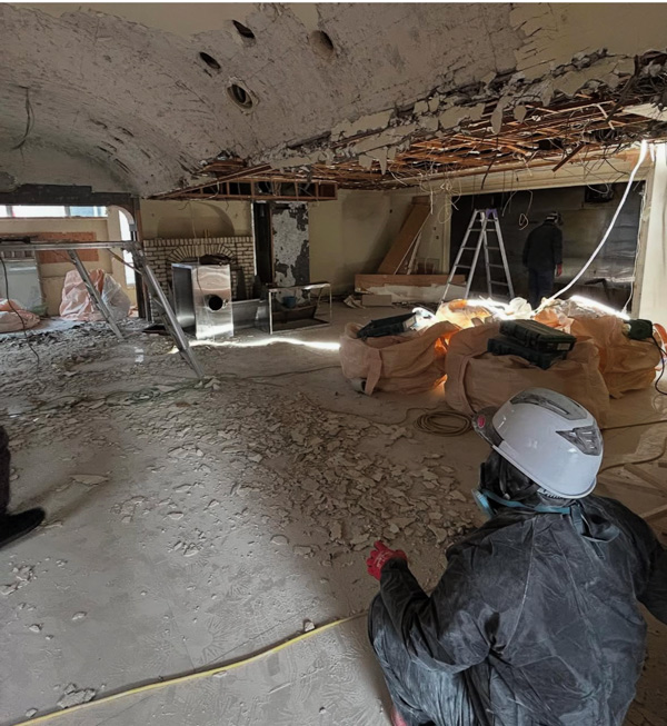 神戸市オフィスフルリノベーション現場（解体中）