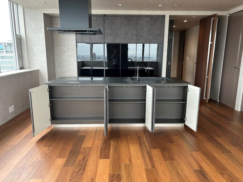 大阪市のタワーマンションリフォーム工事ホテルライクなキッチン収納