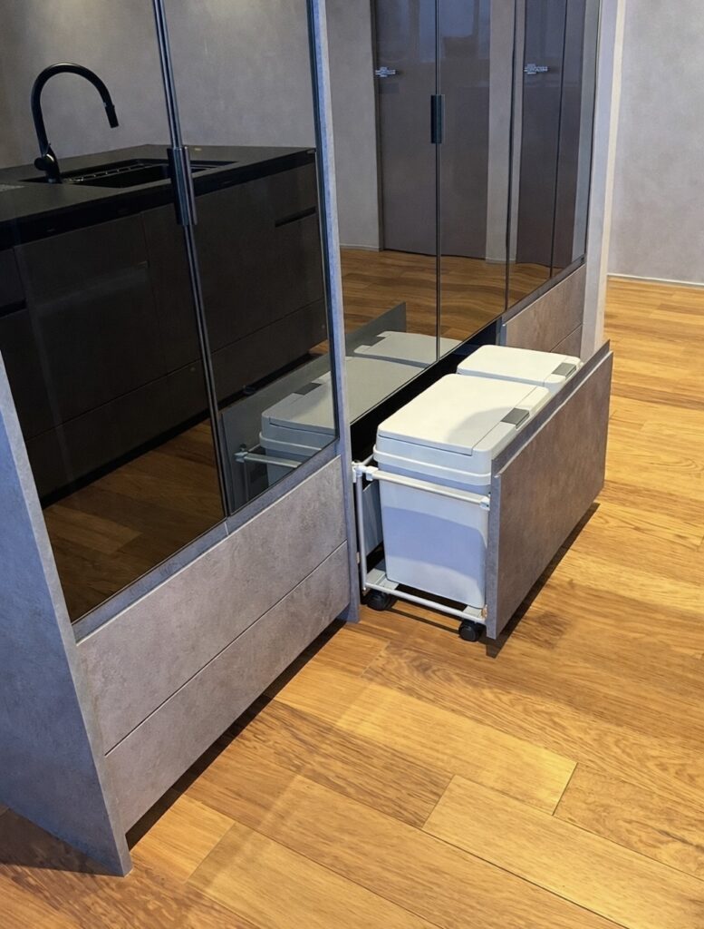 大阪市のタワーマンションリフォーム工事ホテルライクなキッチン収納