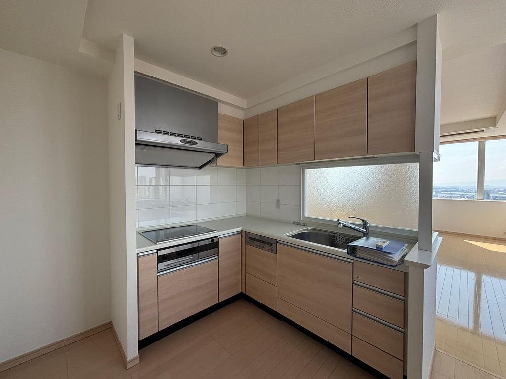 大阪市福島区タワーマンションリフォーム前キッチン