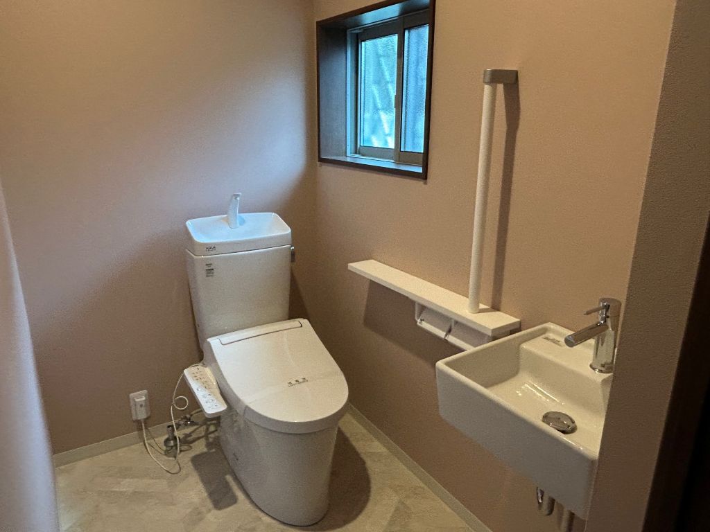 大阪市築40年の家リフォーム後トイレ