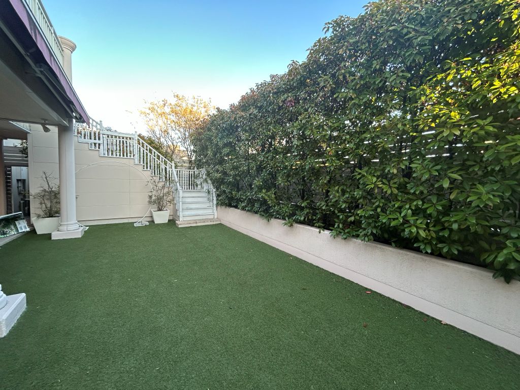 神戸市結婚式場の改装工事－現場調査ーゴージャスなお庭