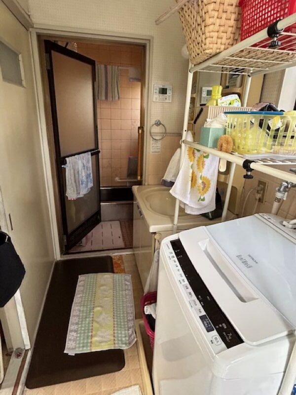 大阪市築40年の家リフォーム前洗面室