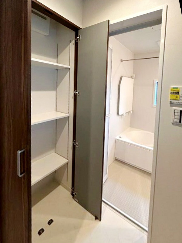 大阪市築40年の家リフォーム後脱衣所収納