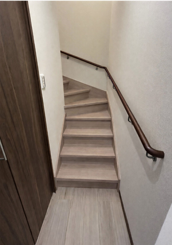 大阪市築40年の家リフォーム後階段